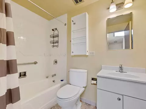 1460 E 56th St, Chicago, IL 60637 photo 11
