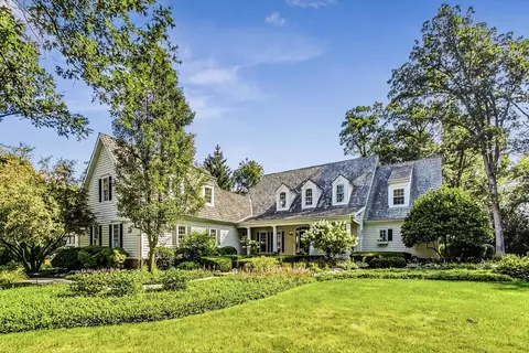 1651 Timber Woods Ln, Libertyville, IL 60048