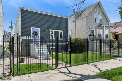2339 N Kenneth Ave, Chicago, IL 60639