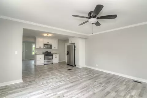 871 Prairie Ave, Bartlett, IL 60103 photo 6
