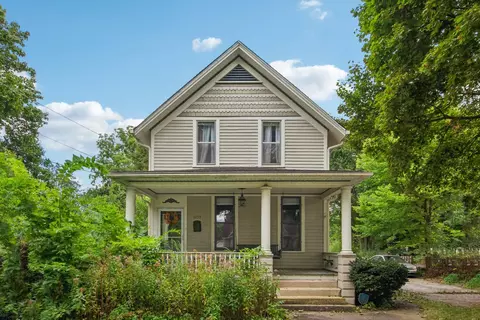 1033 Center St, Elgin, IL 60120