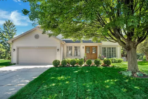 1287 Knollwood Cir, Crystal Lake, IL 60014