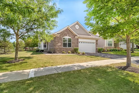 1275 York Ct, Aurora, IL 60502 photo 2