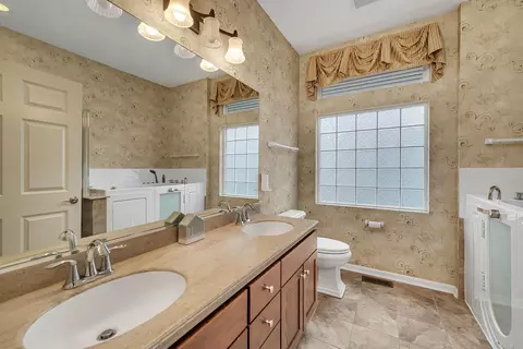 1275 York Ct, Aurora, IL 60502 photo 17