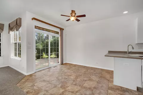1275 York Ct, Aurora, IL 60502 photo 9