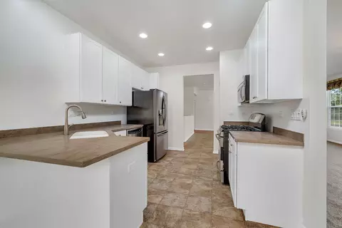 1275 York Ct, Aurora, IL 60502 photo 7
