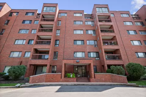 3801 Appian Way #209, Glenview, IL 60025