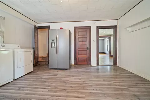Entry Way - 914 W Front St, Bloomington, IL 61701 photo 3 of 4