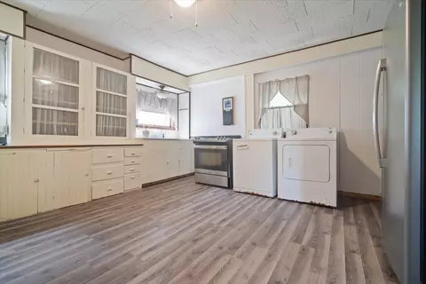Kitchen - 914 W Front St, Bloomington, IL 61701 photo 1 of 2