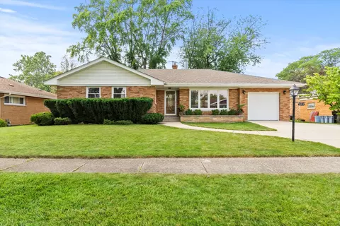 2410 Hawthorne Ave, Westchester, IL 60154