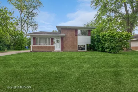 594 Yorktown Rd, Chicago Heights, IL 60411