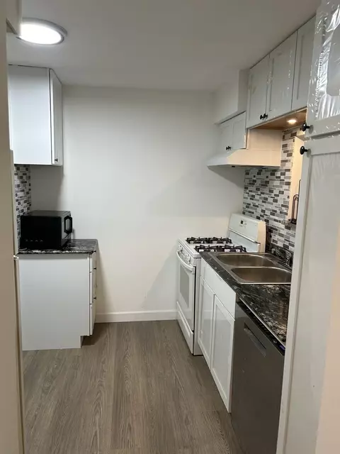 Kitchen - 9209 Bumblebee Dr #2F, Des Plaines, IL 60016 photo 1 of 4