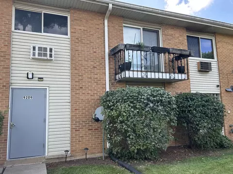 Exterior - 9209 Bumblebee Dr #2F, Des Plaines, IL 60016 photo 1 of 1