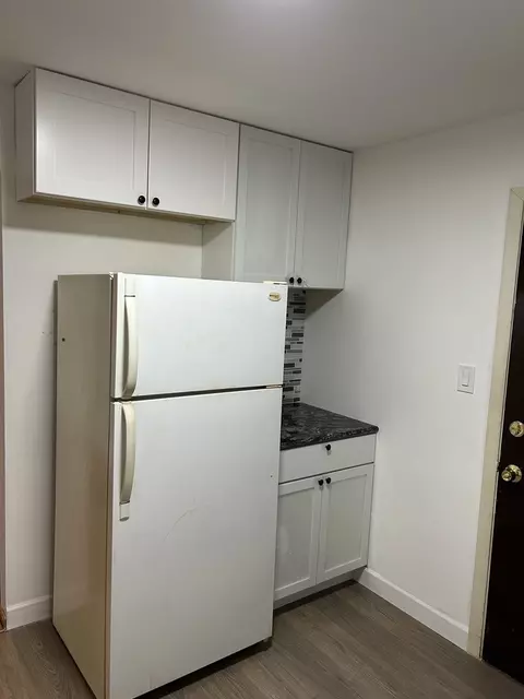 Kitchen - 9209 Bumblebee Dr #2F, Des Plaines, IL 60016 photo 3 of 4
