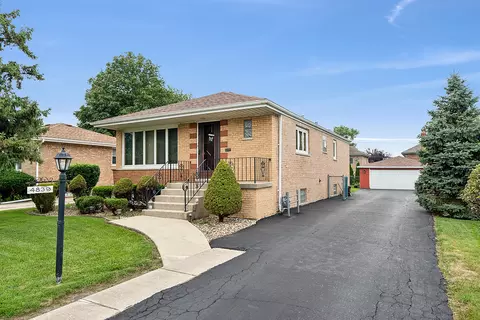 4839 W 86th St, Burbank, IL 60459