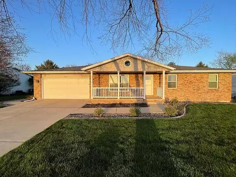 701 N Broadway St, Hudson, IL 61748