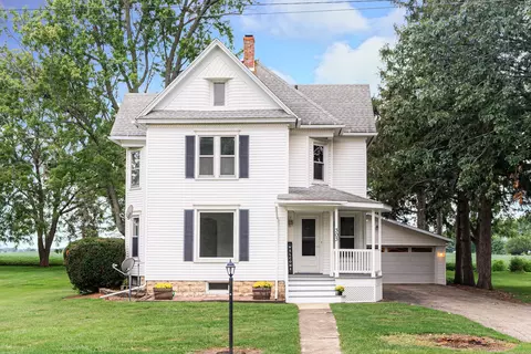 303 S Shabbona Rd, Shabbona, IL 60550