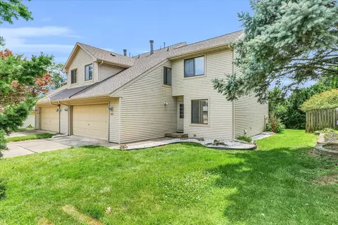 706 Higgins Rd, Champaign, IL 61822