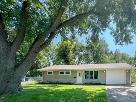 428 E Lincoln St, Sycamore, IL 60178