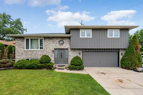 4956 W 115th St, Alsip, IL 60803