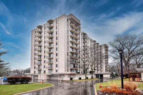 190 S Wood Dale Rd #706, Wood Dale, IL 60191