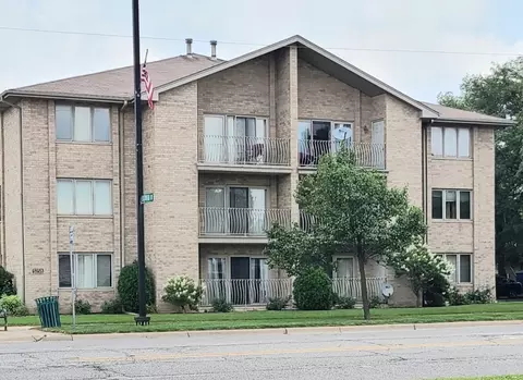 5258 W 79 St #A2, Burbank, IL 60459