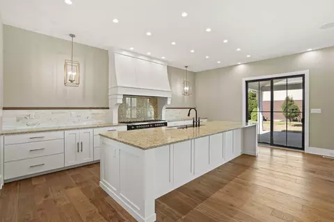 Kitchen - 8650 W 105th Ave, Saint John, IN 46373 photo 4 of 8