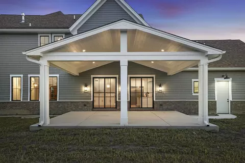 Exterior - 8650 W 105th Ave, Saint John, IN 46373 photo 4 of 5