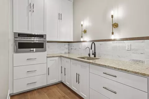 Kitchen - 8650 W 105th Ave, Saint John, IN 46373 photo 8 of 8