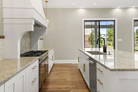 Kitchen - 8650 W 105th Ave, Saint John, IN 46373 photo 6 of 8