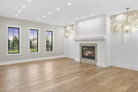 Living - 8650 W 105th Ave, Saint John, IN 46373 photo 4 of 5