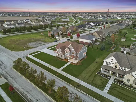 View/Area - 8650 W 105th Ave, Saint John, IN 46373 photo 3 of 7
