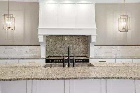 Kitchen - 8650 W 105th Ave, Saint John, IN 46373 photo 2 of 8