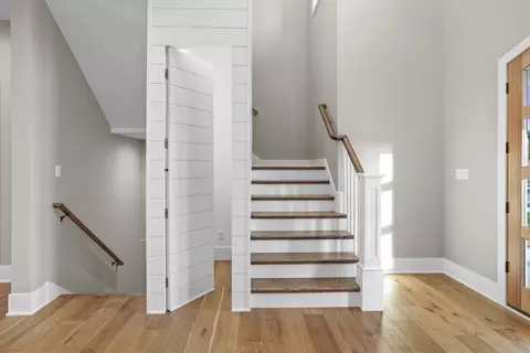 Entry Way - 8650 W 105th Ave, Saint John, IN 46373 photo 5 of 10