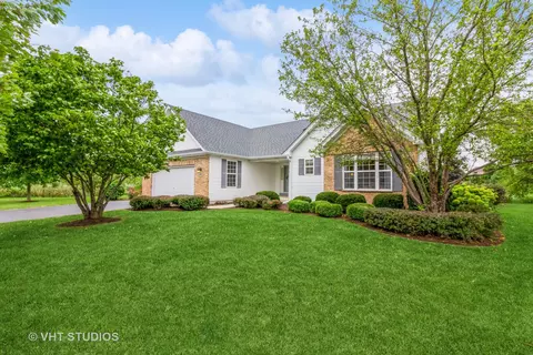 691 Magnolia St, Dekalb, IL 60115