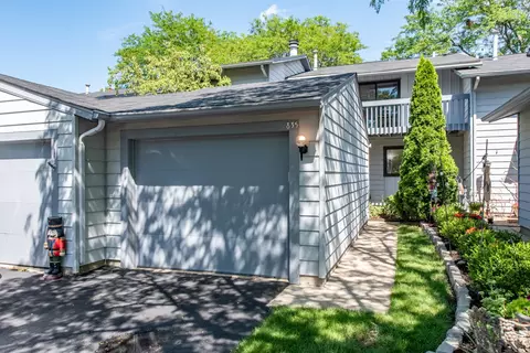 835 Gladstone Dr, Vernon Hills, IL 60061