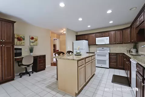 5606 Chesapeake Dr, Mchenry, IL 60050 photo 12