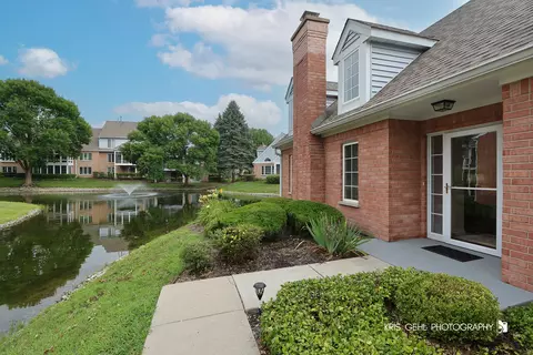 5606 Chesapeake Dr, Mchenry, IL 60050