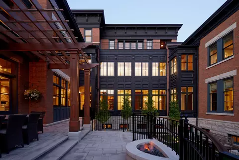 400 W Dickens Ave, Chicago, IL 60614