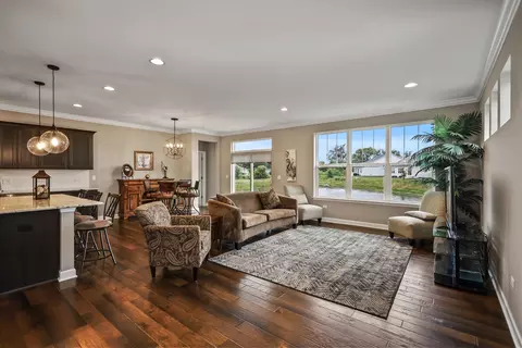 Other - 304 Links Dr, Addison, IL 60101 photo 2 of 8