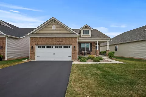 304 Links Dr, Addison, IL 60101