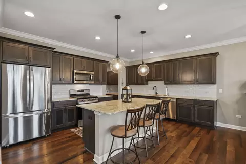 Kitchen - 304 Links Dr, Addison, IL 60101 photo 1 of 4