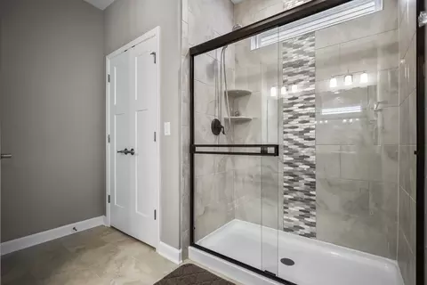 Bath - 304 Links Dr, Addison, IL 60101 photo 2 of 3