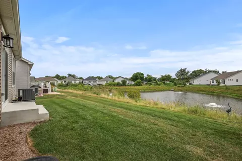 Exterior - 304 Links Dr, Addison, IL 60101 photo 3 of 3