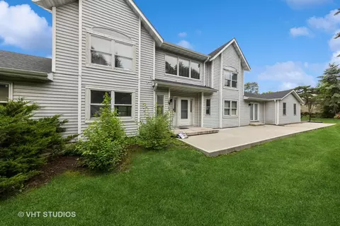 16 W368 Hillside Ln, Burr Ridge, IL 60527