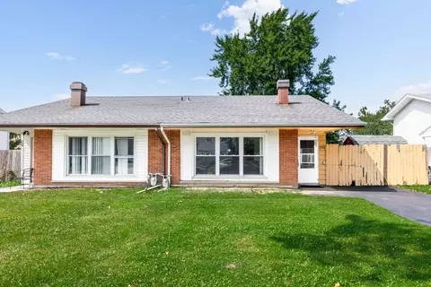 230 Grissom Ln, Hoffman Estates, IL 60169 photo 2