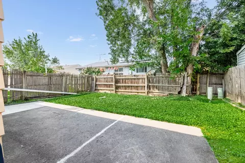 230 Grissom Ln, Hoffman Estates, IL 60169 photo 20