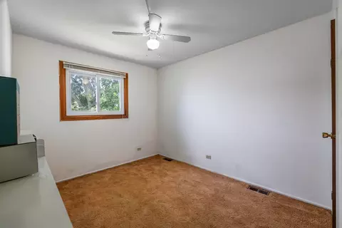 230 Grissom Ln, Hoffman Estates, IL 60169 photo 8