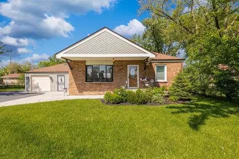 7838 Newland Ave, Burbank, IL 60459