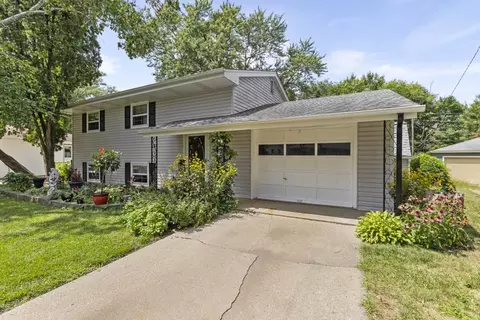 2327 Winnetka Dr, Rockford, IL 61108